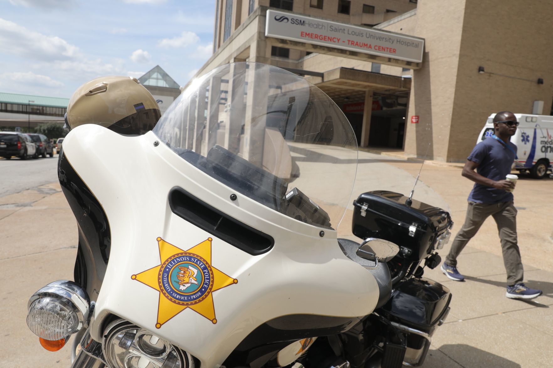 Illinois State Police trooper shot